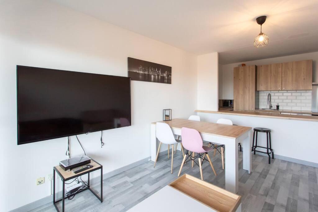 L41 Suite Paladium 8Pax 4Rooms Balcony Wifi Ac Nice Ngoại thất bức ảnh